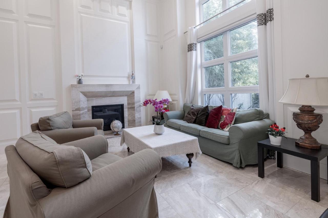 Luxurious Private Rooms In Richmond Eksteriør bilde
